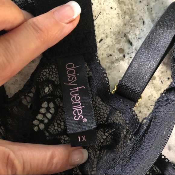 Daisy Fuentes Nighty - Picture 8 of 11